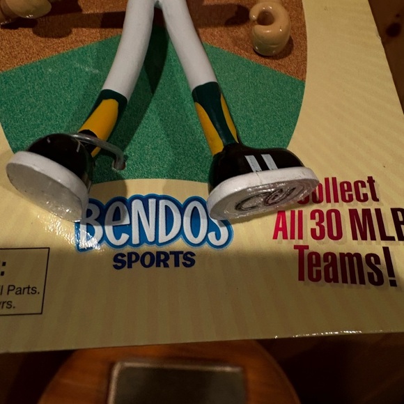 vintage Oakland Athletics "Lil' Sports Brat" bendable baseball figure keychain. - Picture 3 of 7